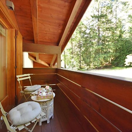 Lo Chalet Delle Ville Varena Exterior photo